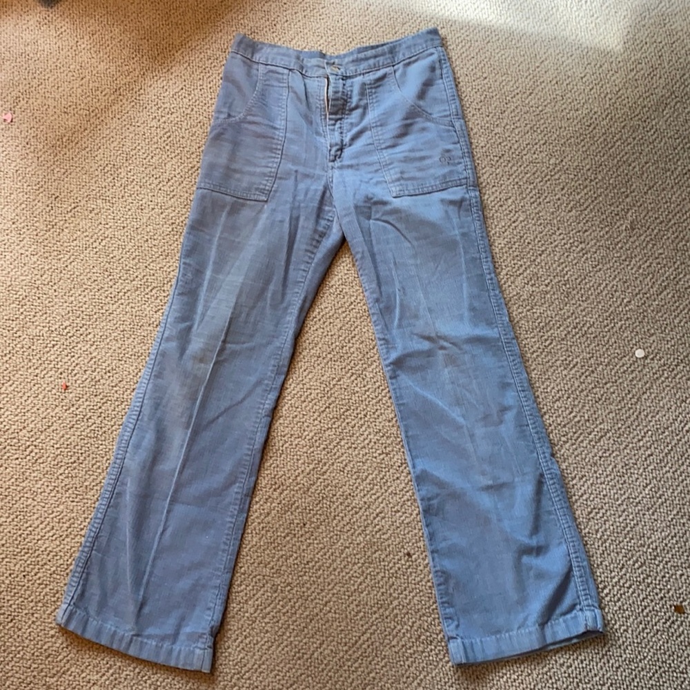 Op vintage baby blue cords
